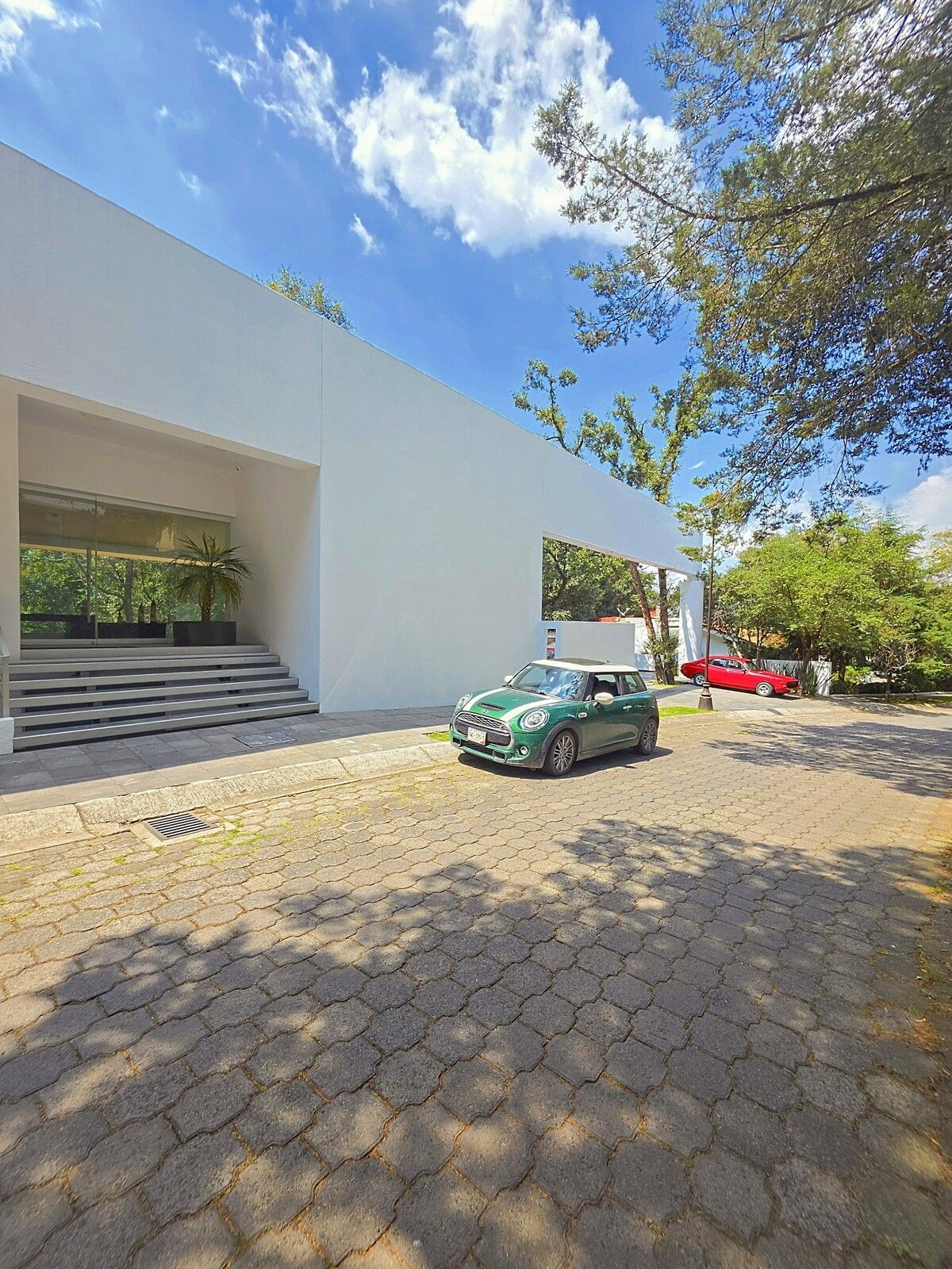 10 de 50: ENTRADA PRINCIPAL