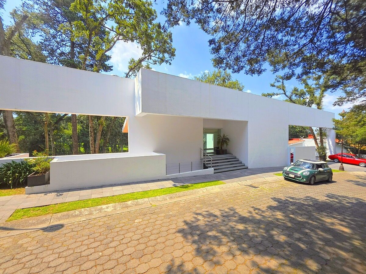 1 de 50: FACHADA PRINCIPAL
