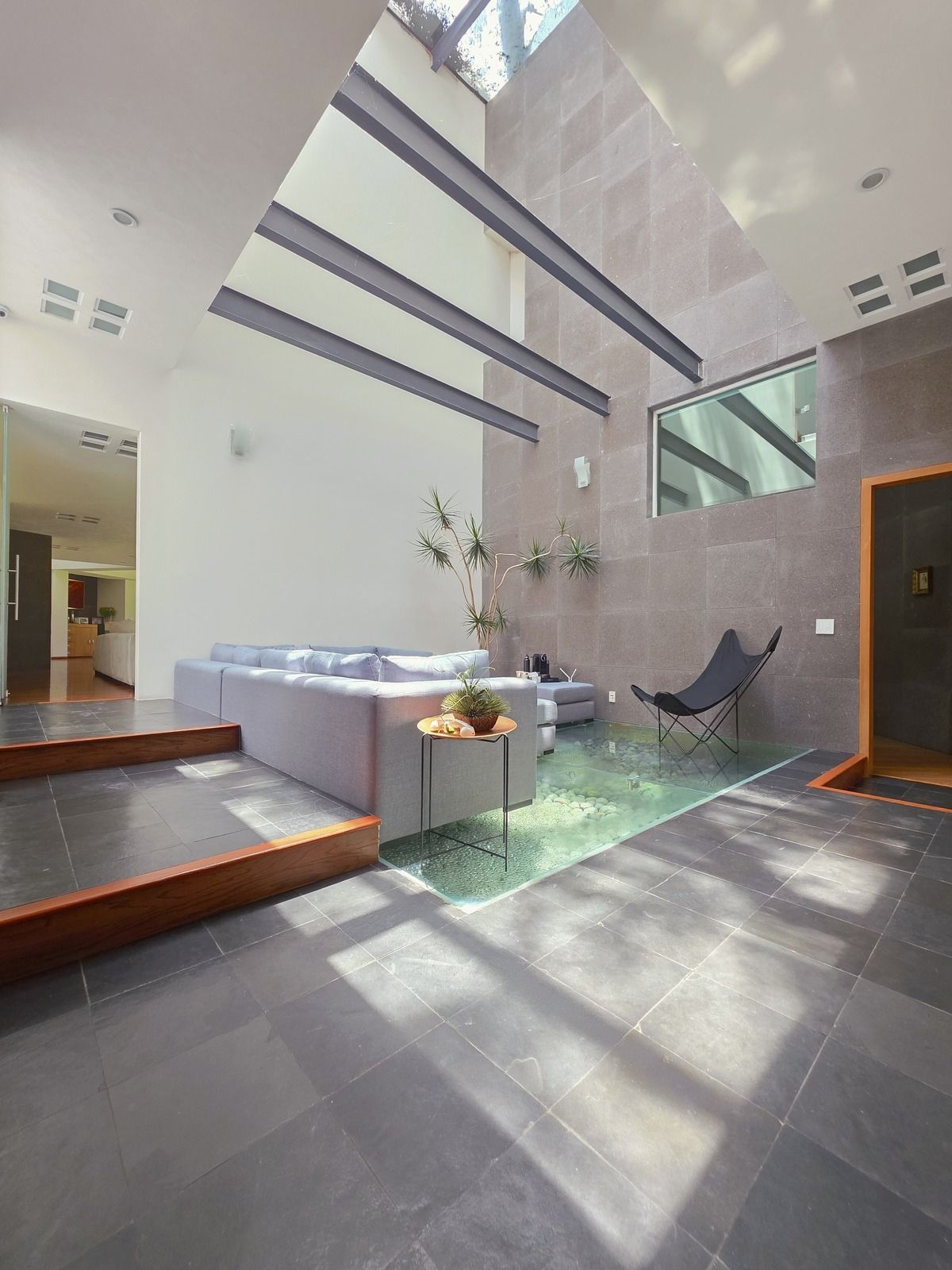 35 de 50: FAMILY ROOM