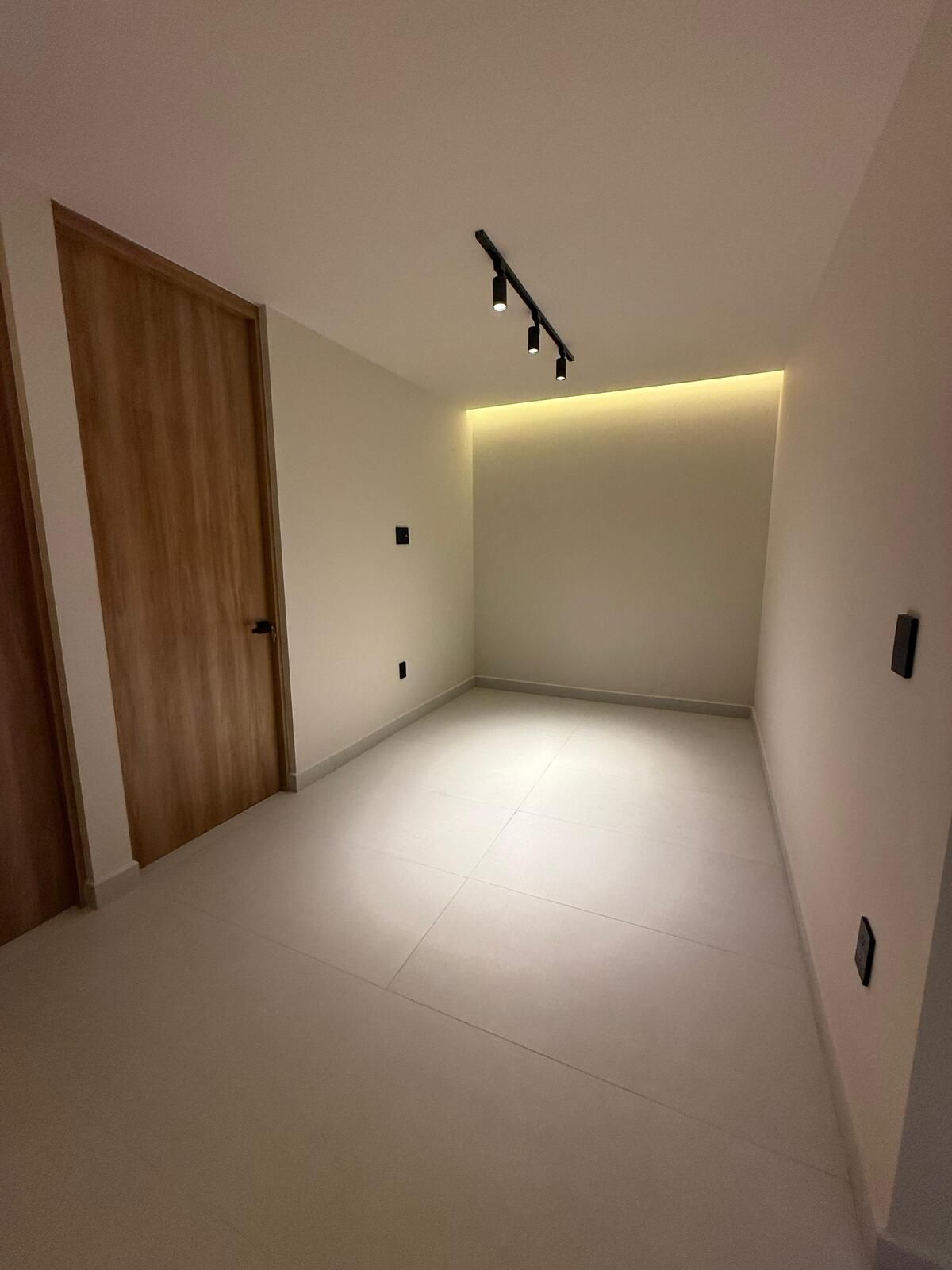 10 of 31: SALA DE TV