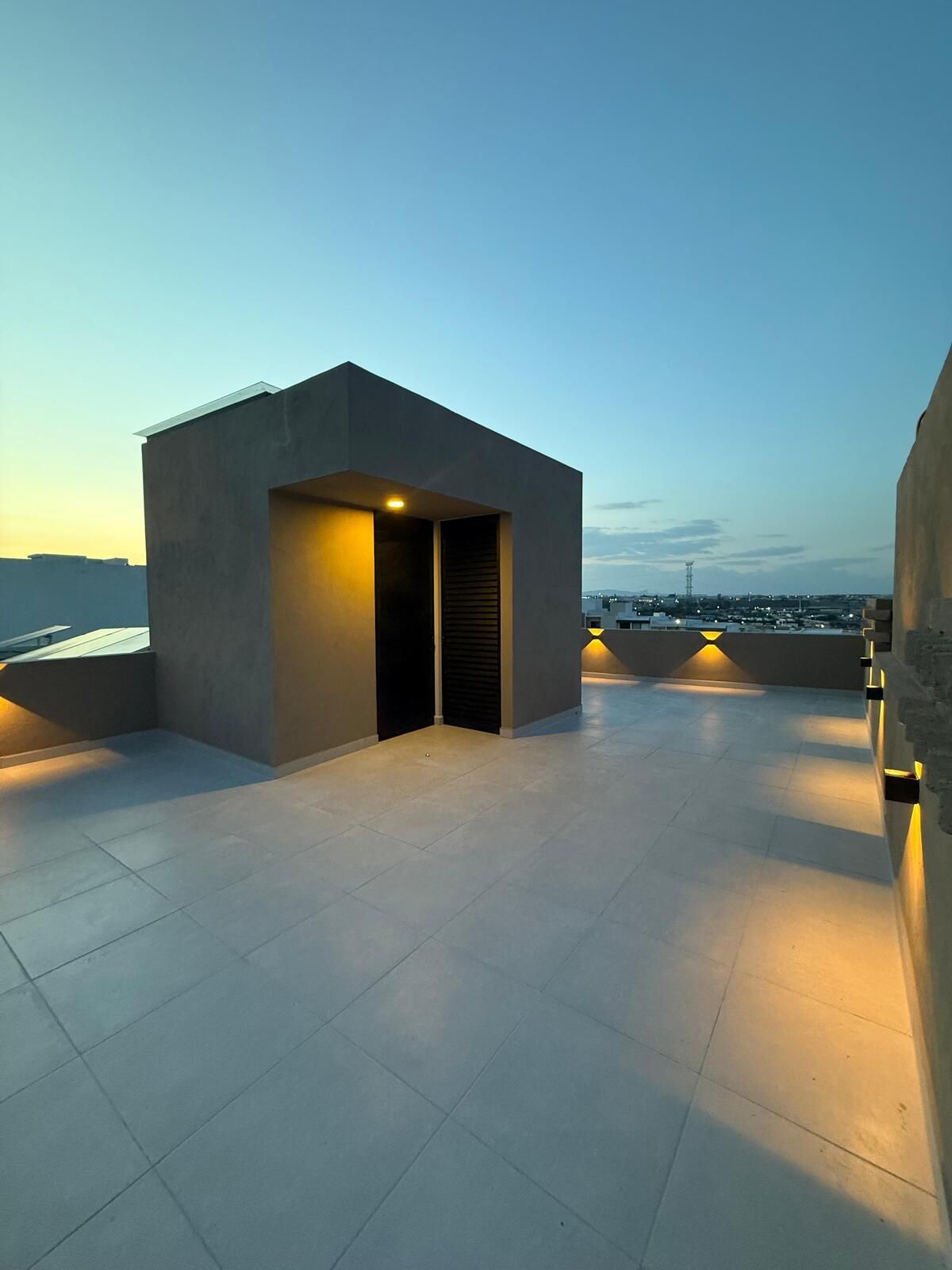 23 of 31: ROOF GARDEN