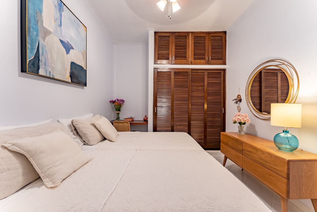 16 of 22: twin beds Guest bdrm