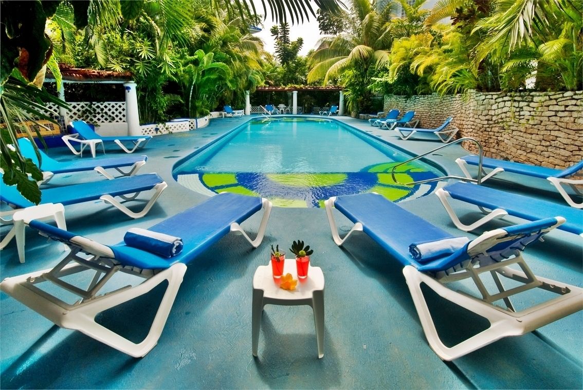 20 of 22: Natz Ti Ha pool