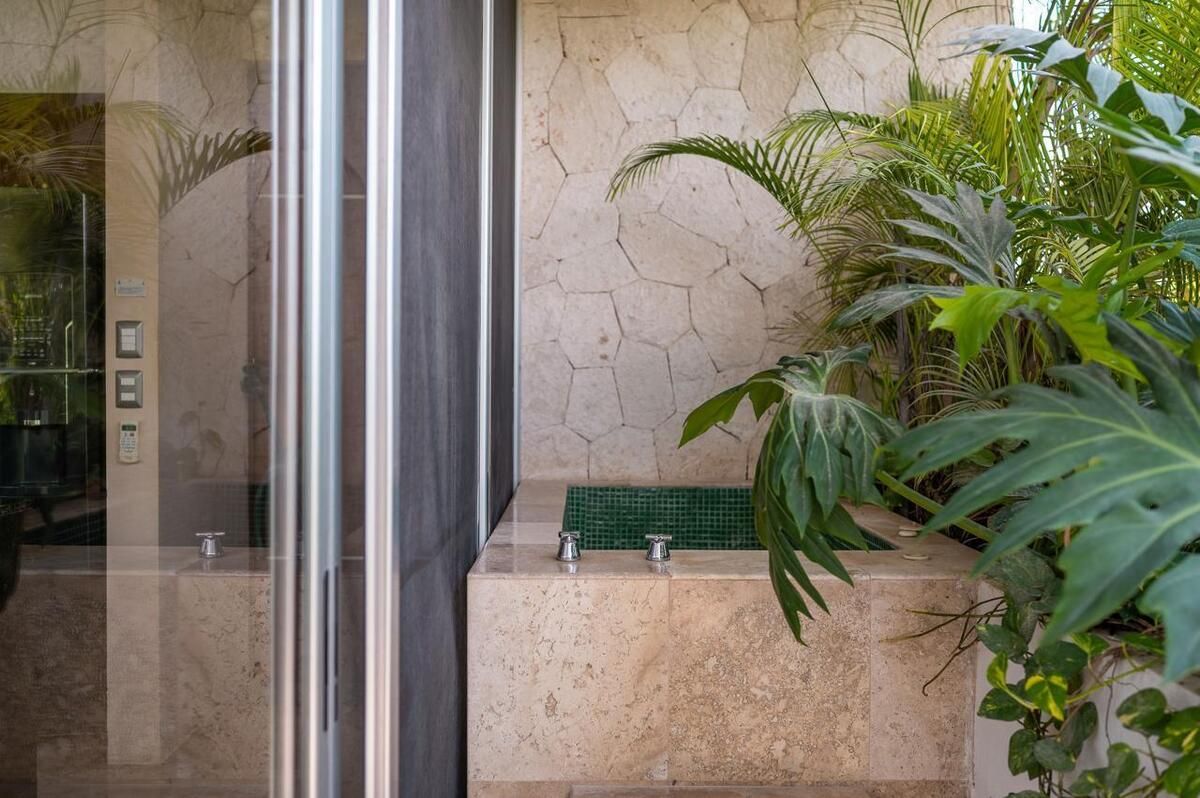 5 of 12: Jacuzzi privado