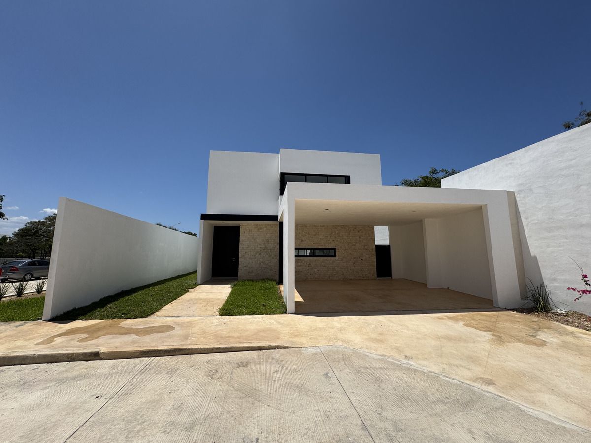 1 of 21: Fachada