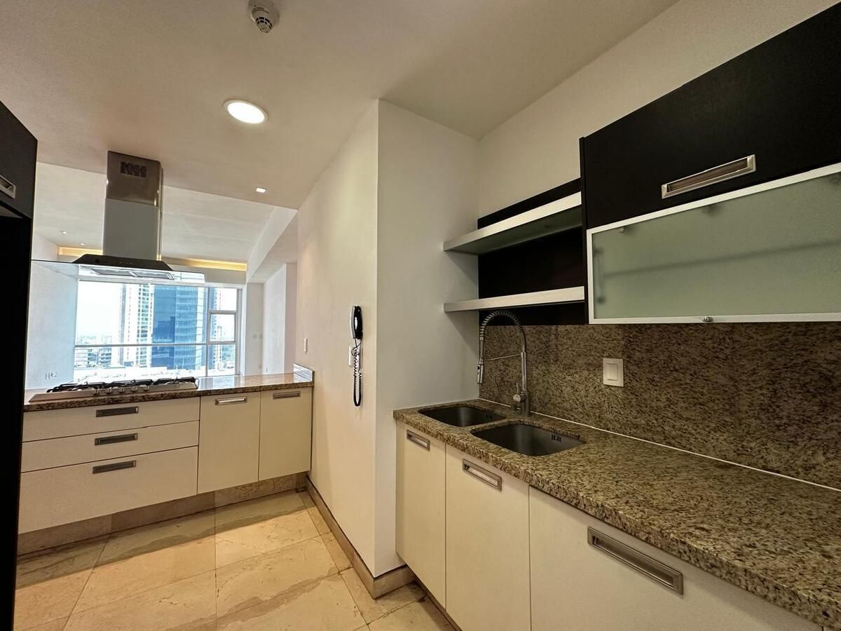 4 of 23: COCINA