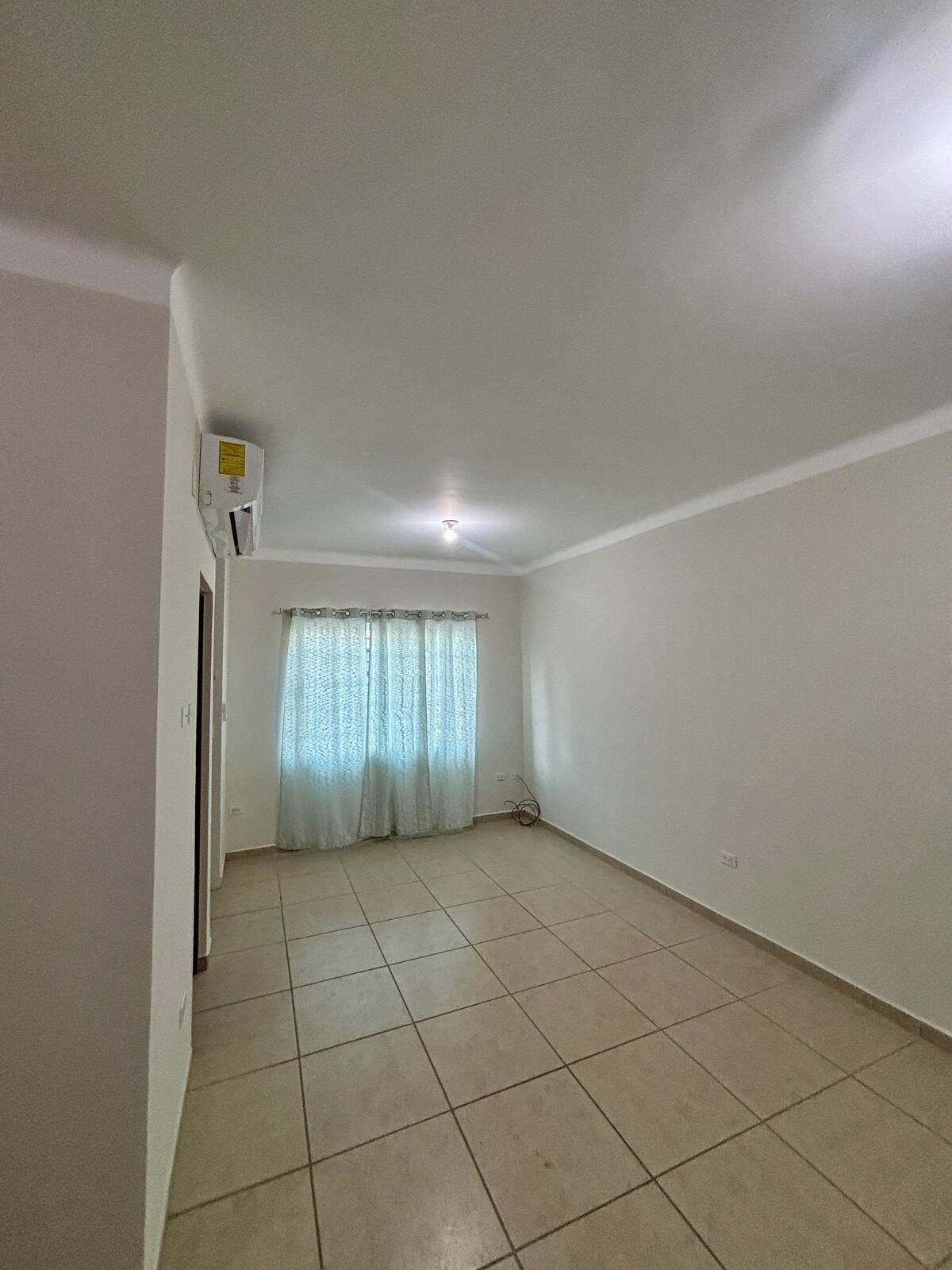 4 of 21: Área de sala