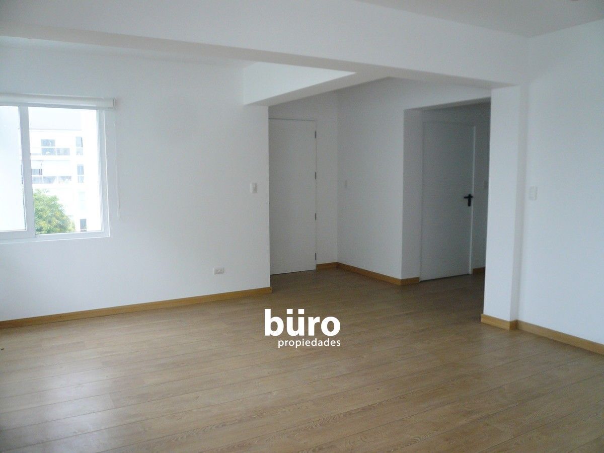 3 of 12: Ingreso y comedor