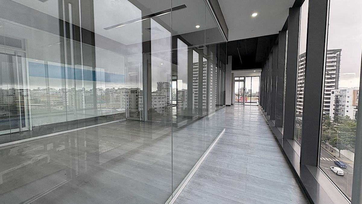 4 de 11: Passillo acceso a las oficinas