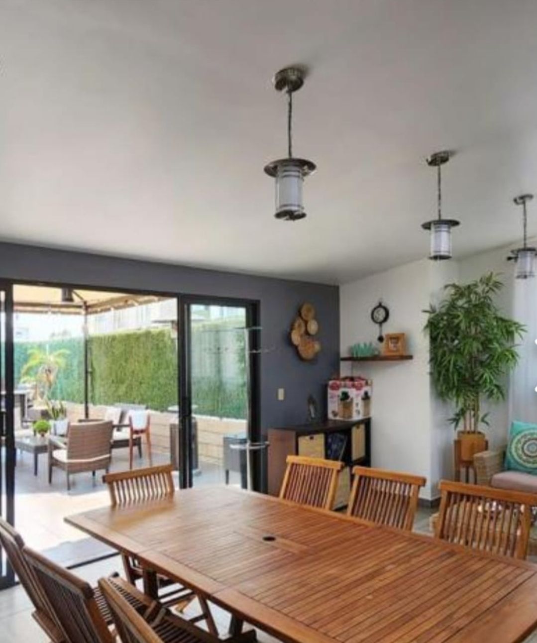 1 of 7: Hermosa Terraza