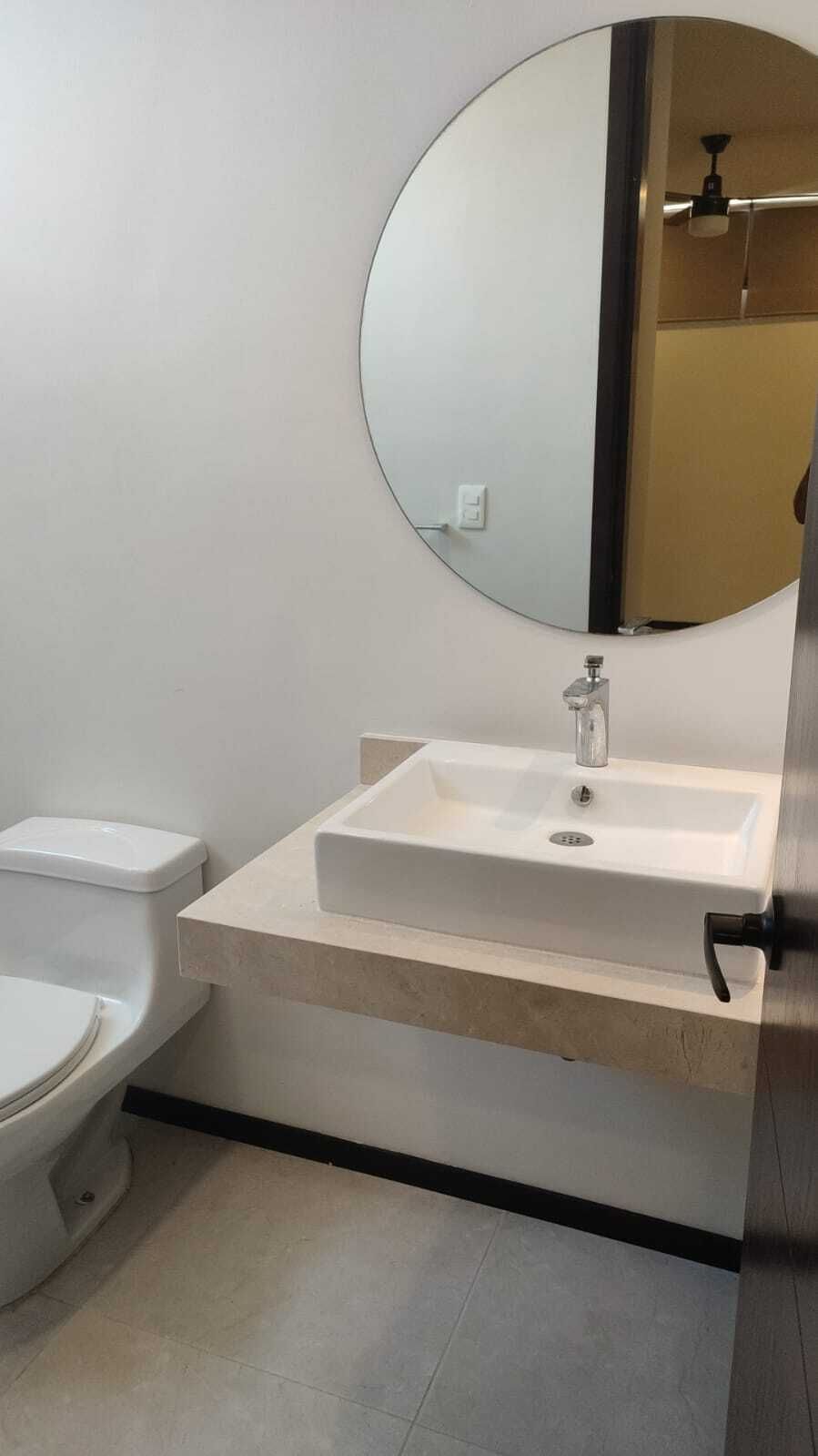9 de 17: Baño completo
