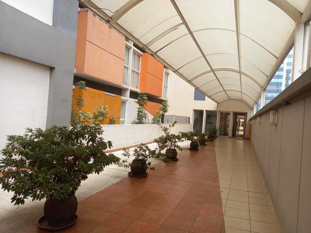 24 de 24: pasillo de torres