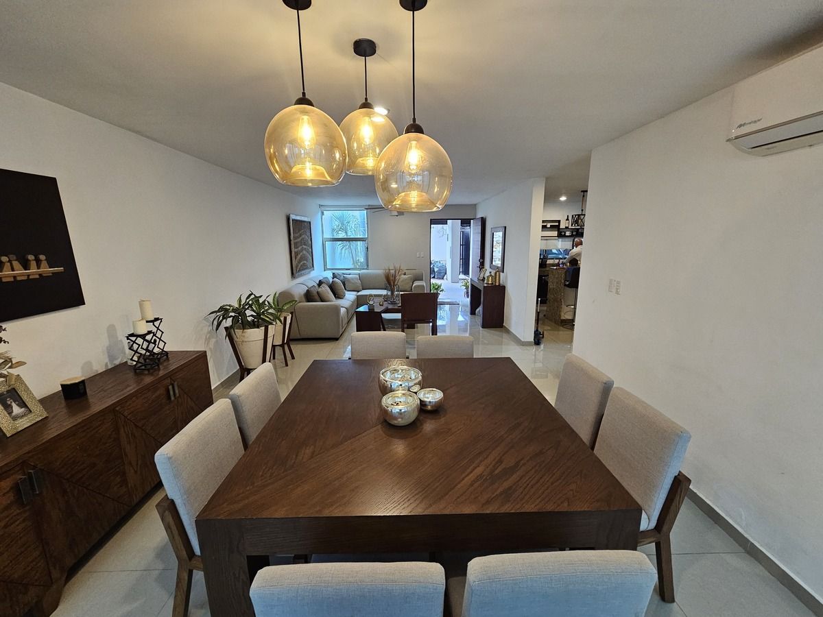 3 de 16: Sala y Comedor