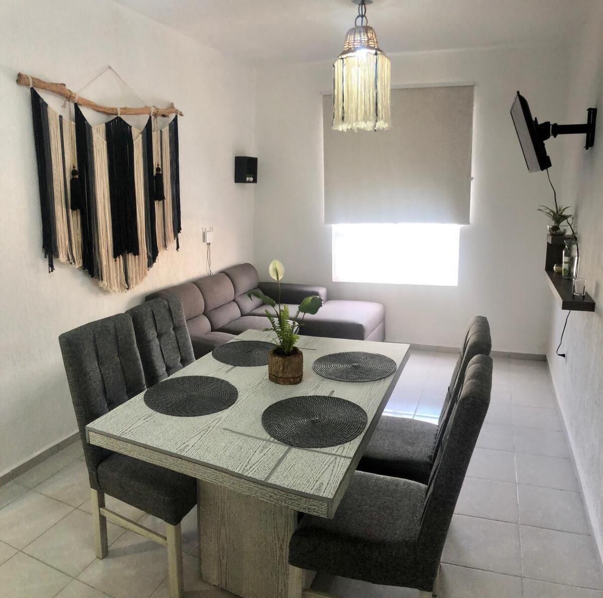 2 of 8: Estancia - Comedor