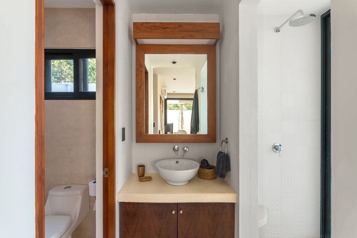 8 of 10: Baño completo