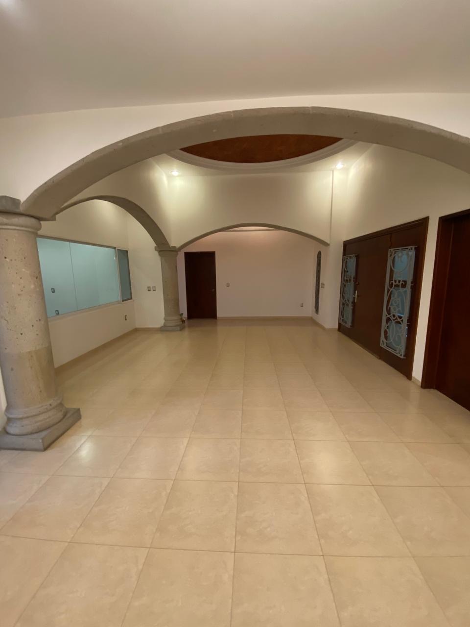 26 of 33: Área de sala
