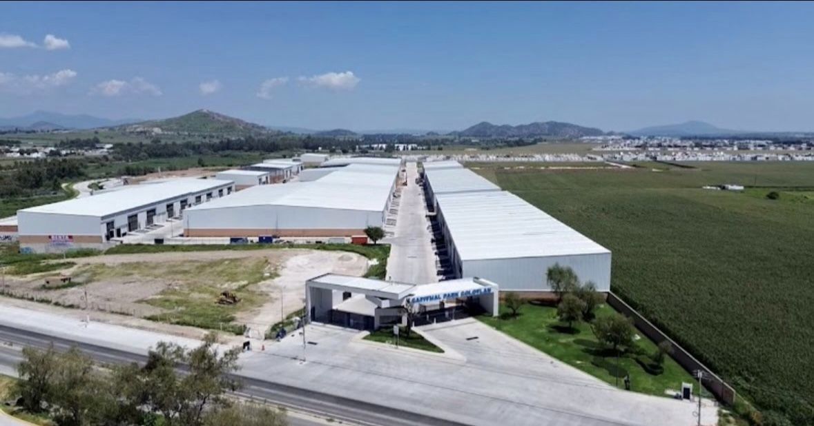 1 of 14: Terreno industrial en Parque