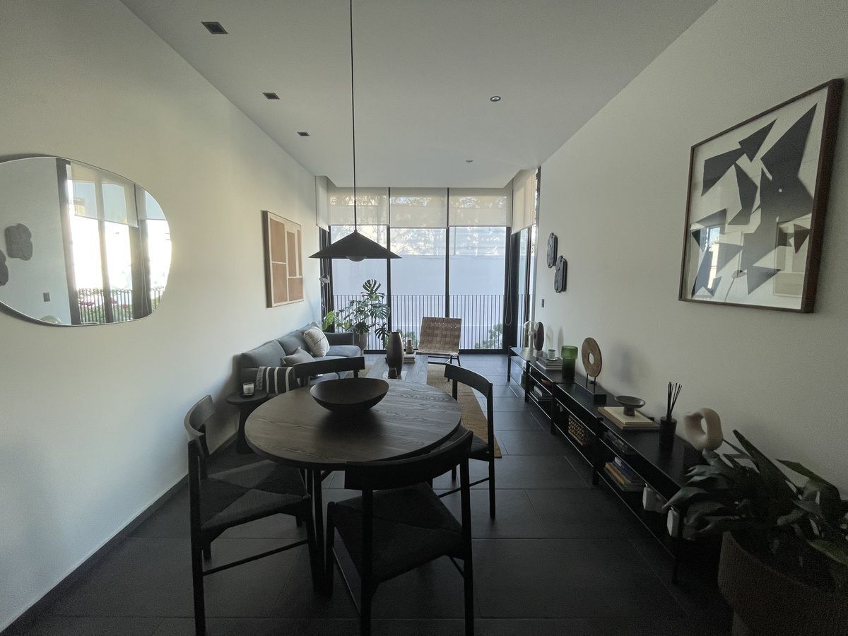 2 de 14: comedor y sala