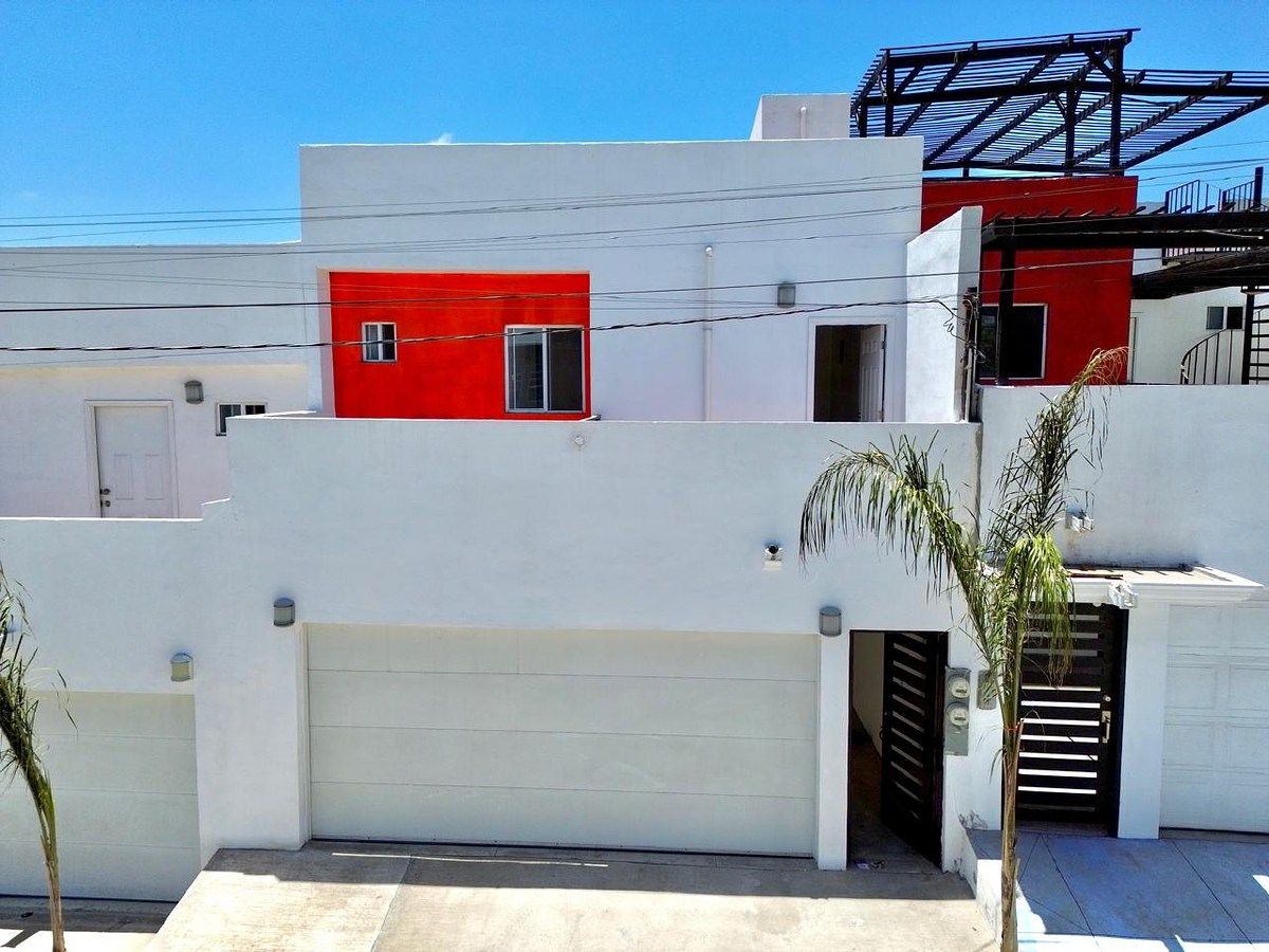 Fachada, photo 1 of 20