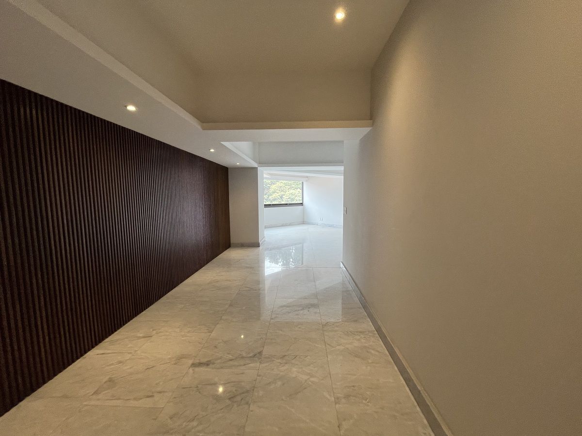 1 de 35: Hall de distribución