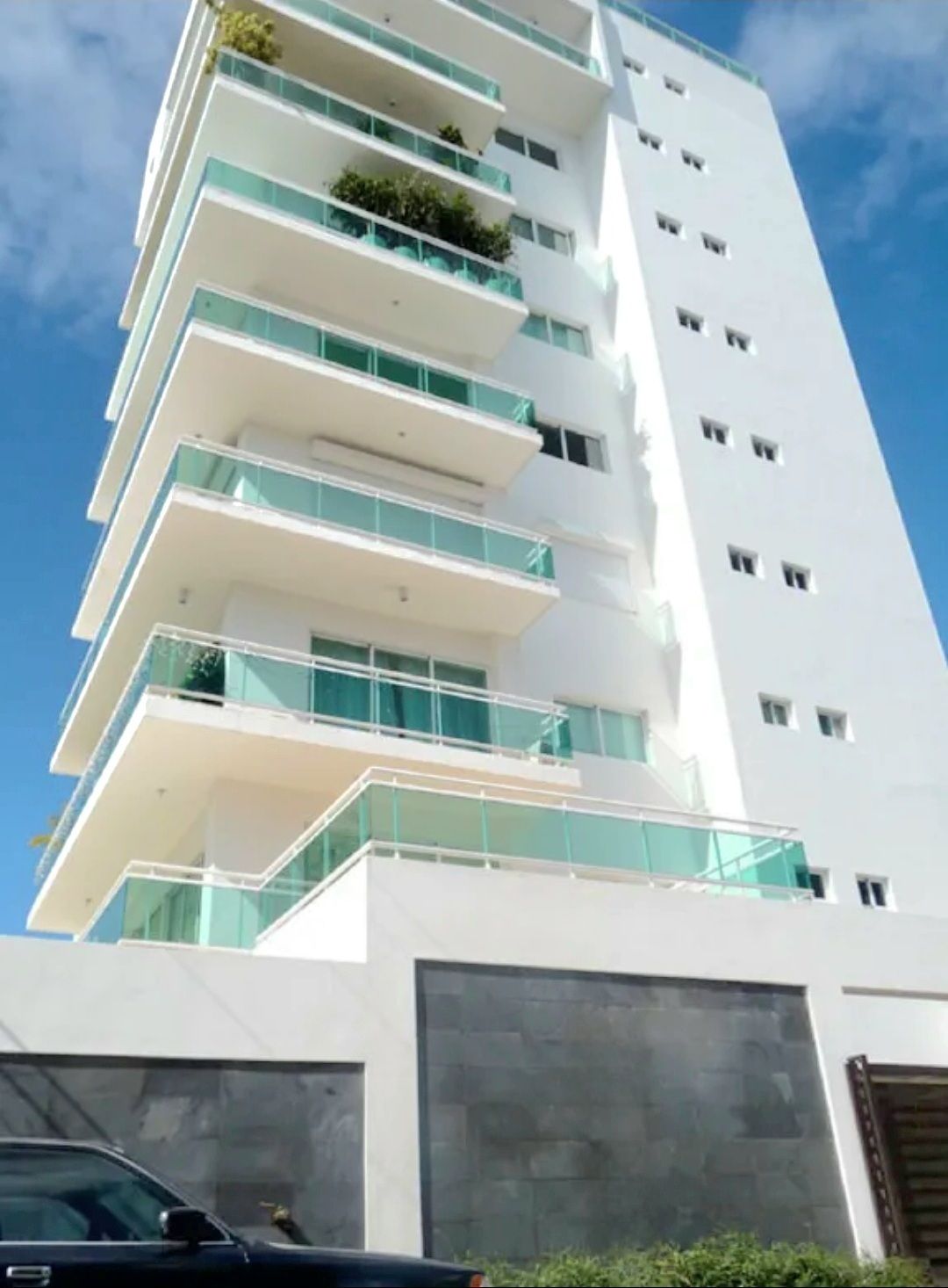 1 de 21: Fachada