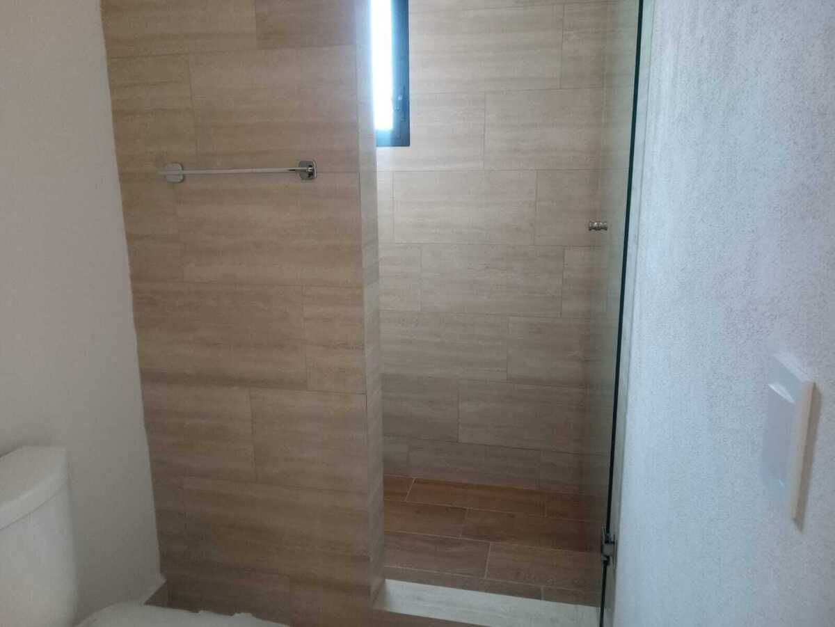 4 of 11: Baño