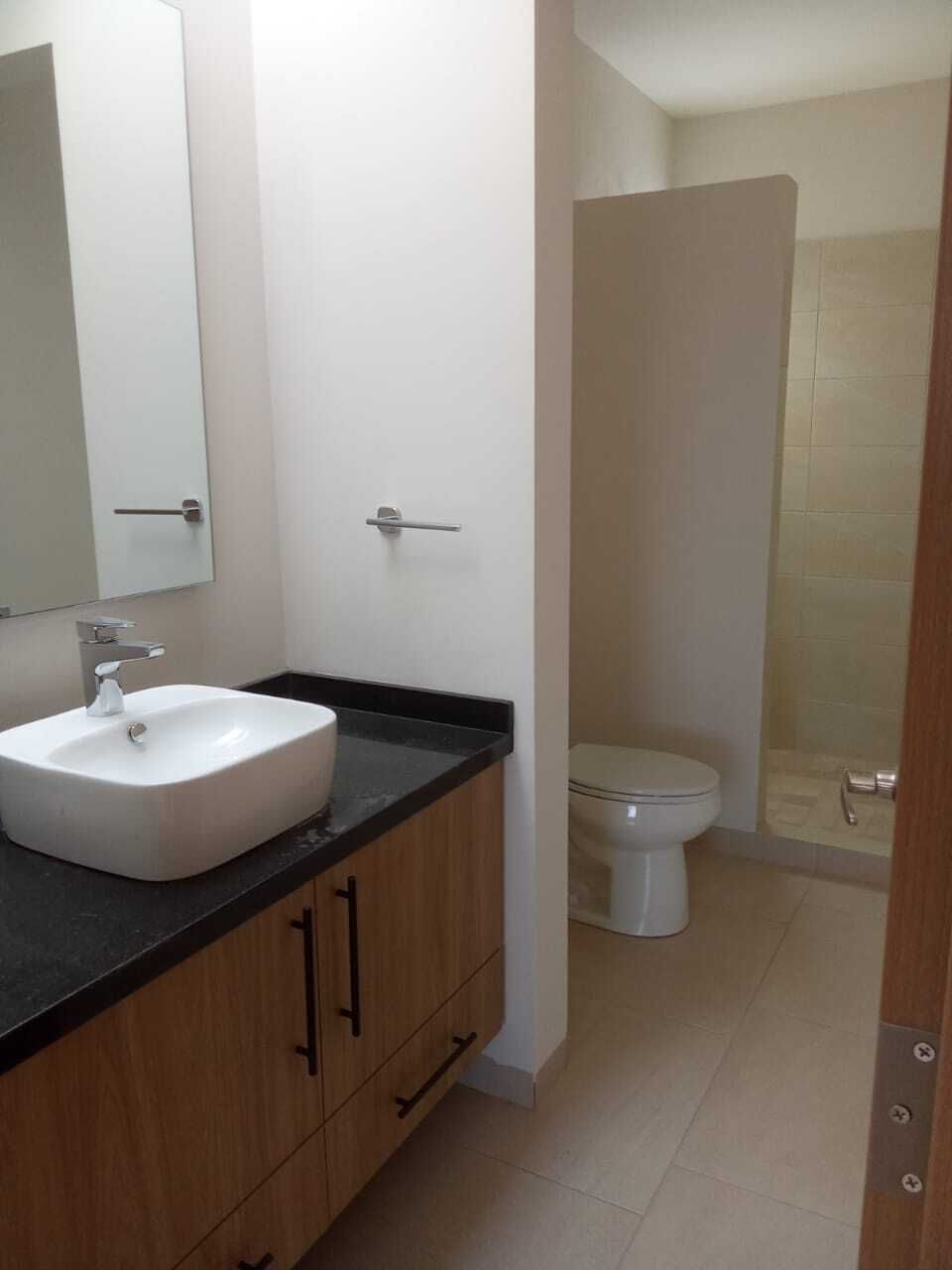 8 de 12: Baño2