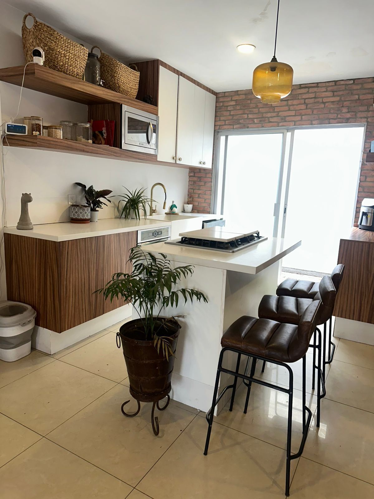 1 de 24: COCINA INTEGRAL CON TARJA DOBLE, DISH WASHER Y QUARZO