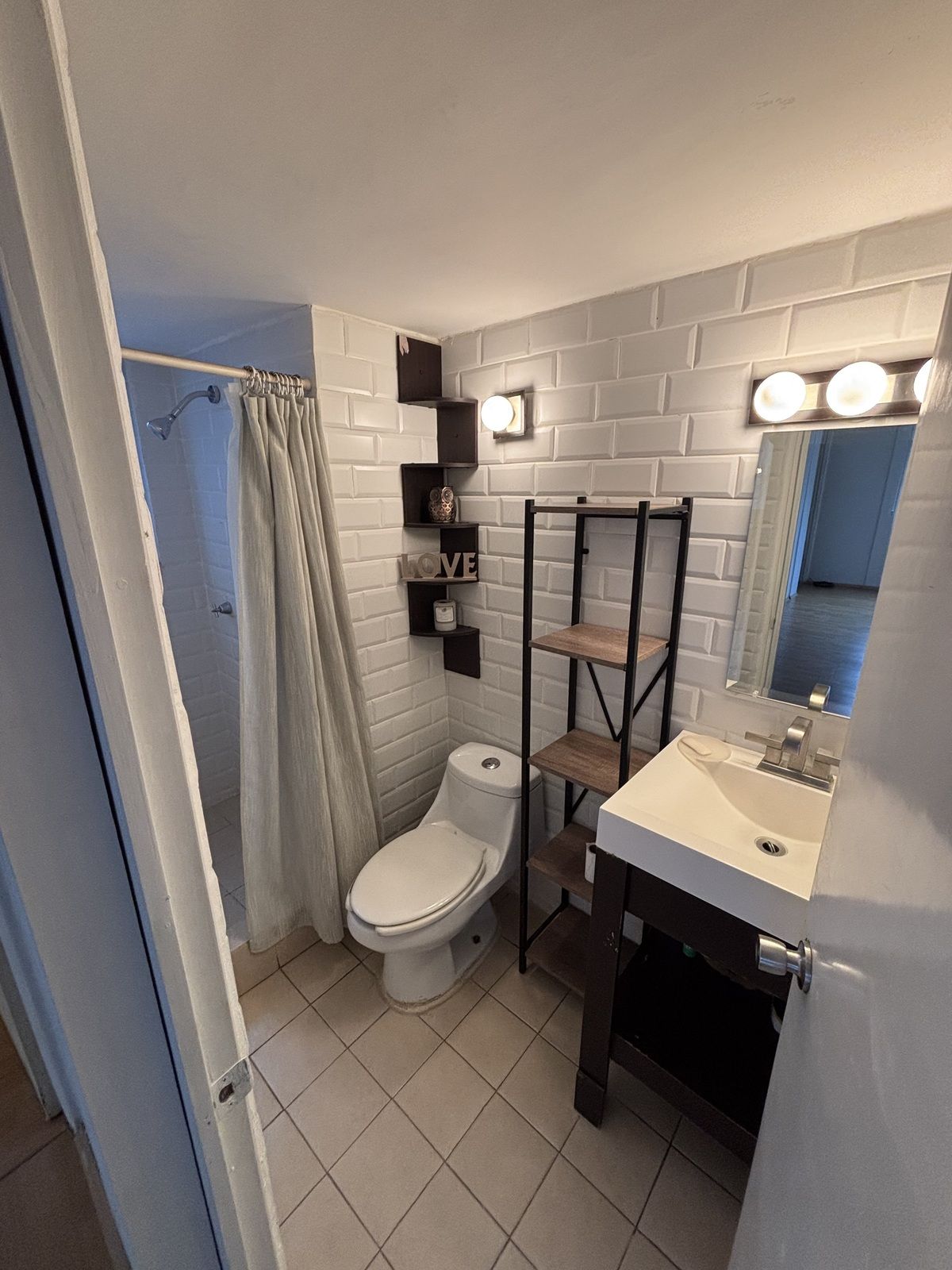 13 of 13: Baño completo