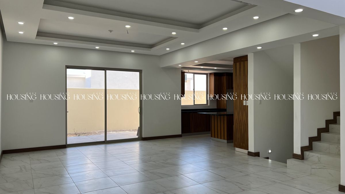 2 of 20: Sala / Comedor