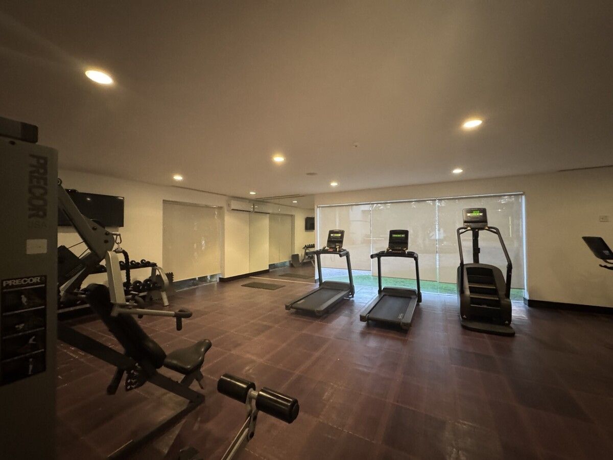 40 de 42: Casa club: Gimnasio