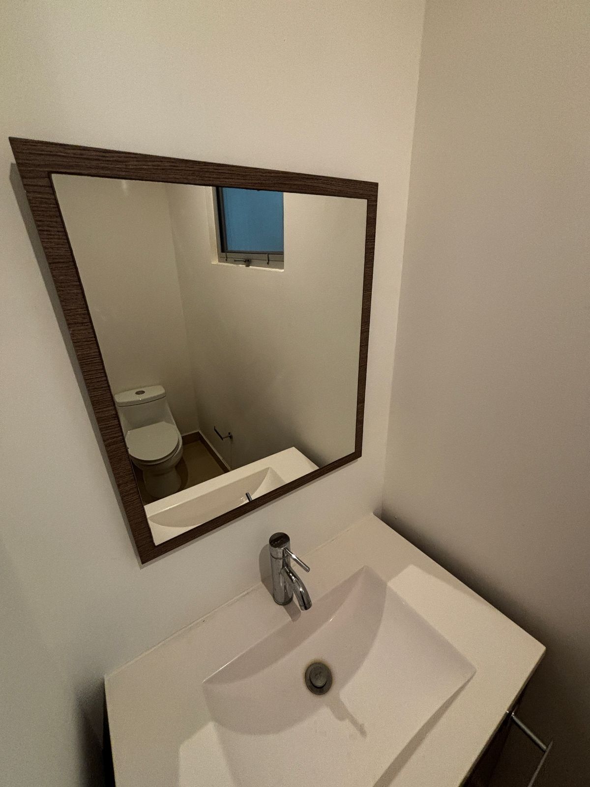 5 de 14: Medio Baño