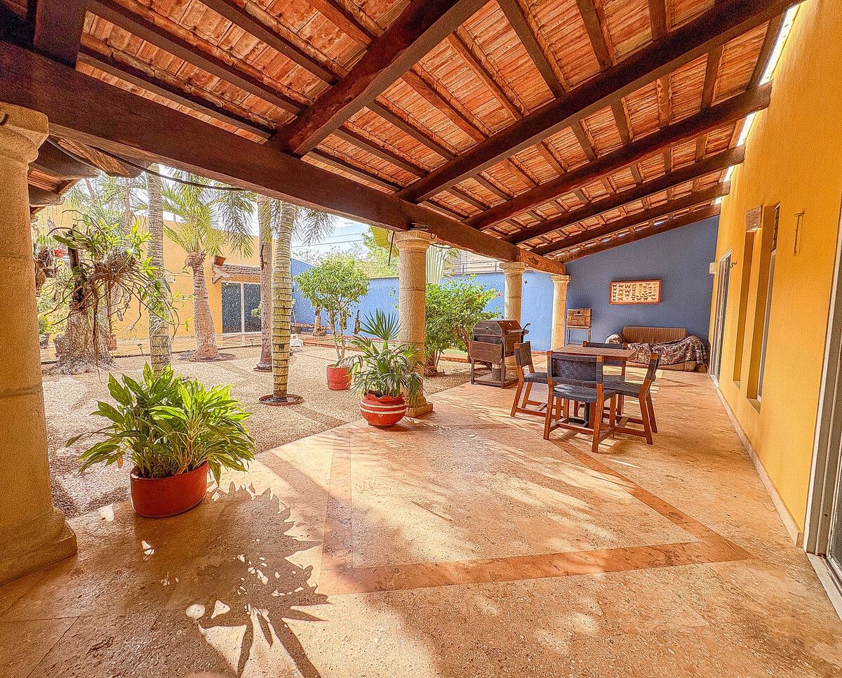 5 de 47: Terraza principal