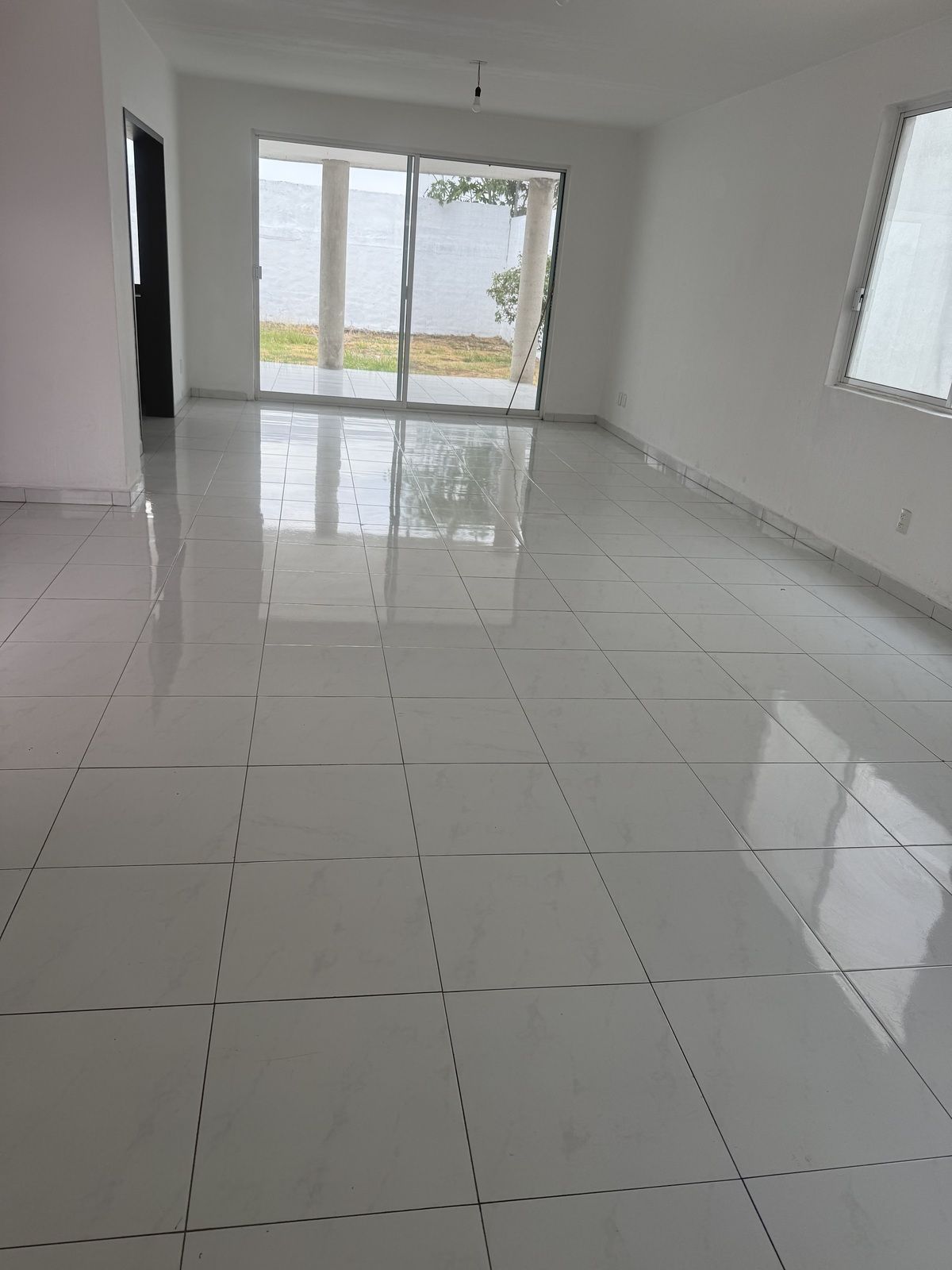 3 of 14: Sala comedor