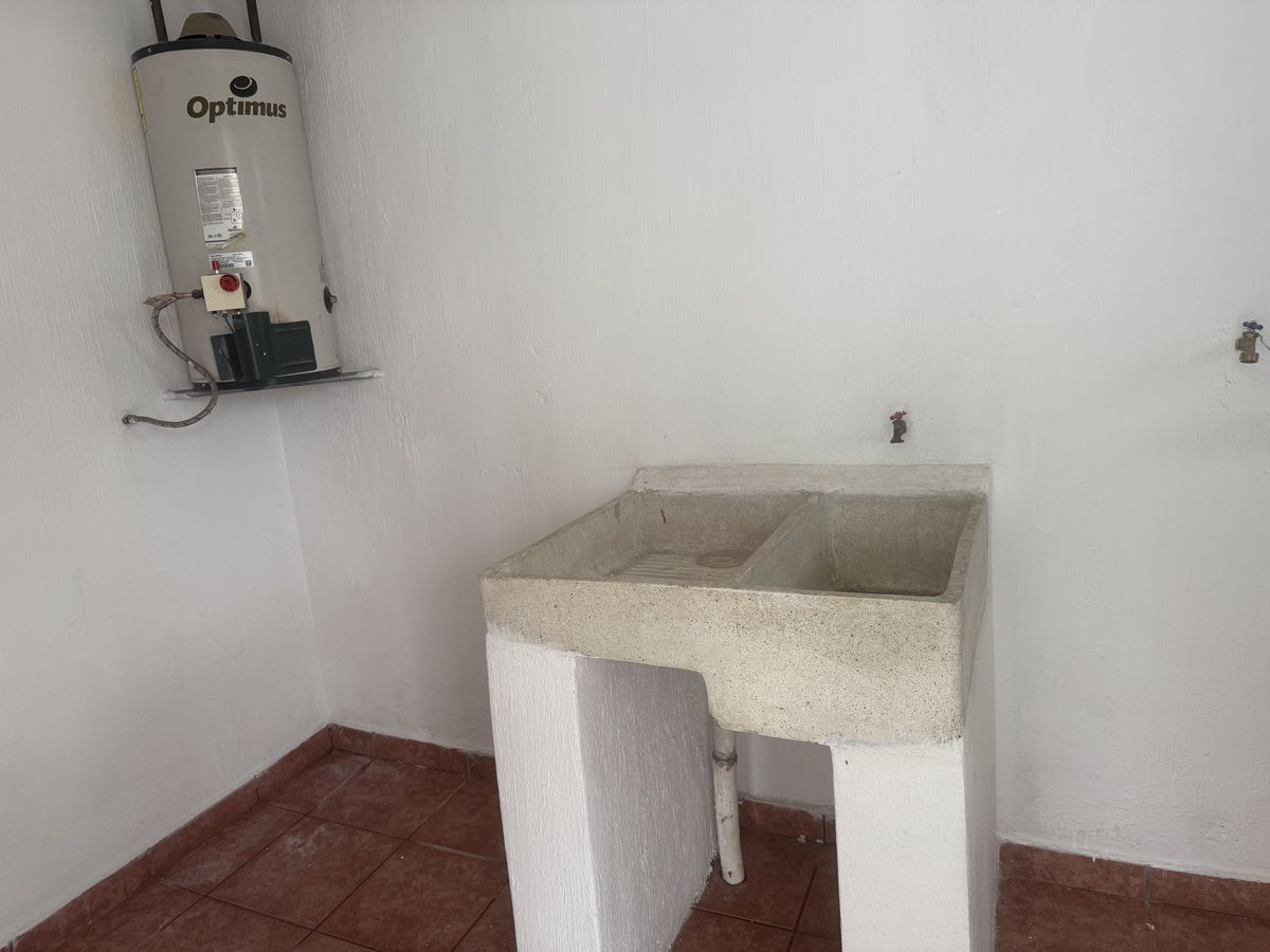 7 of 14: Área de lavado