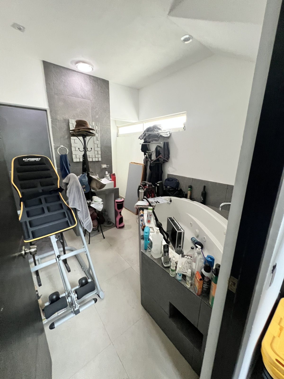12 de 35: Baño con tina
