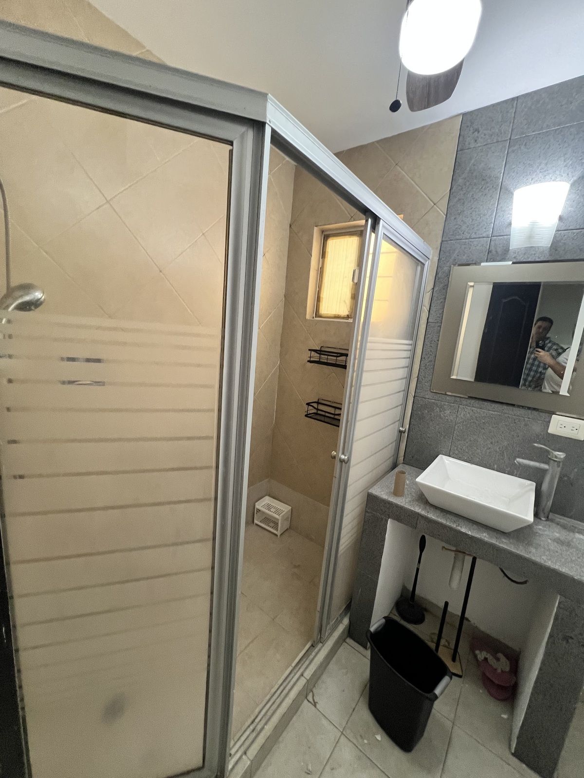 16 de 35: Baño 2