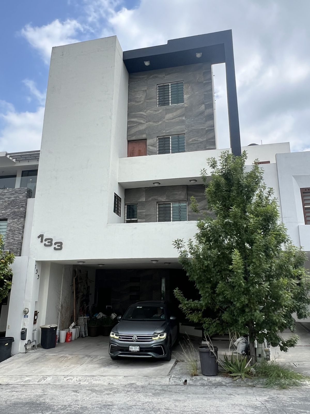 32 de 35: Fachada de frente