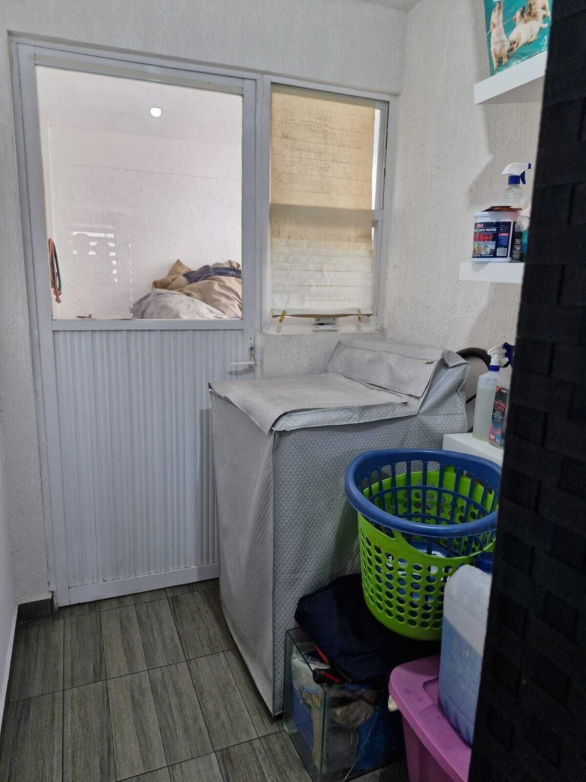 Venta de Casa de 2 Plantas en Paseos del Bosque, Corregidora