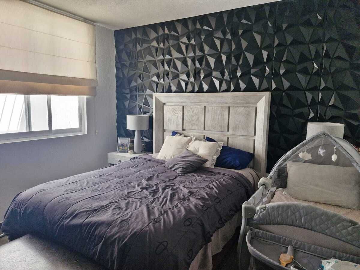 Venta de Casa de 2 Plantas en Paseos del Bosque, Corregidora