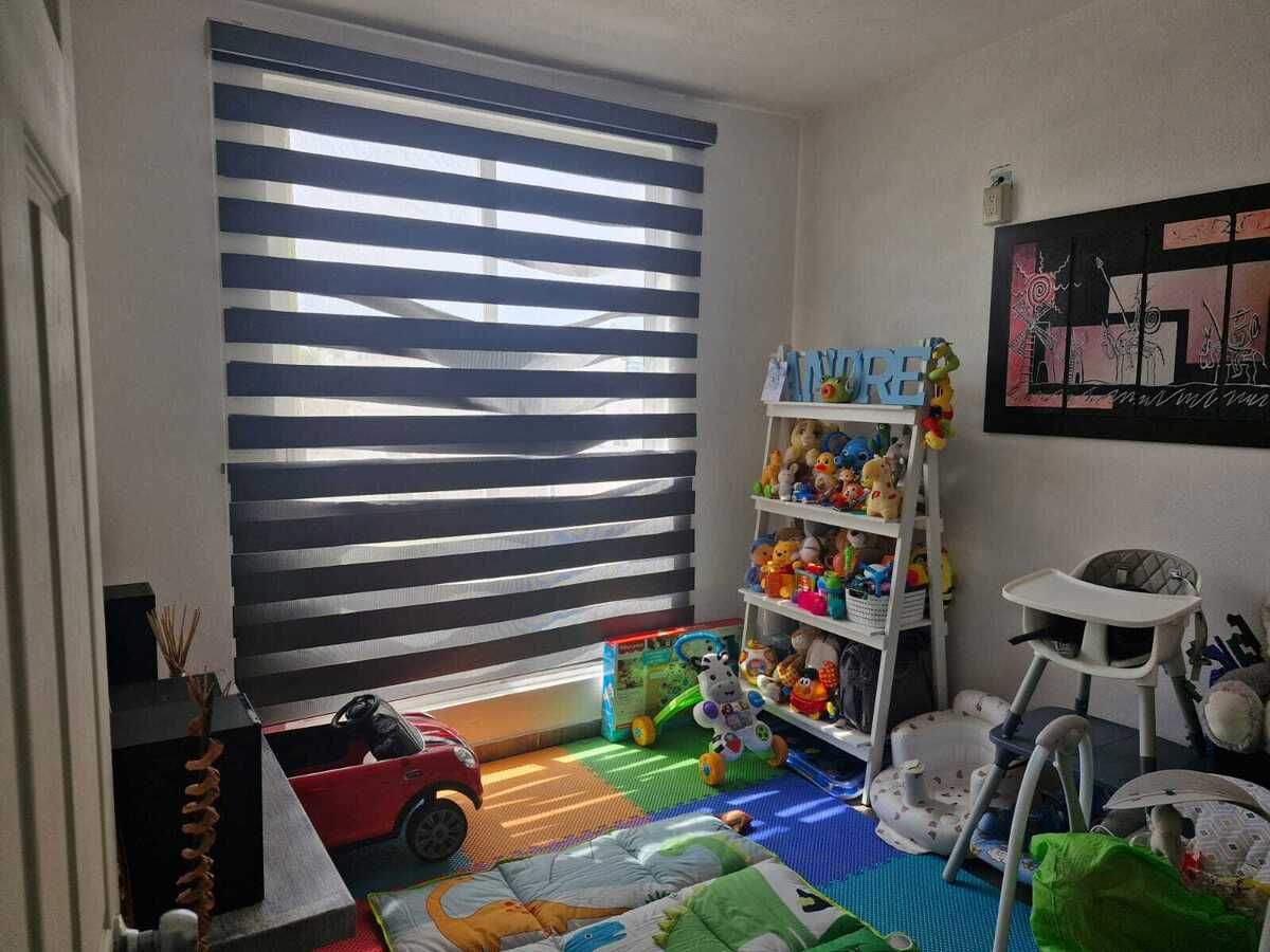 Venta de Casa de 2 Plantas en Paseos del Bosque, Corregidora