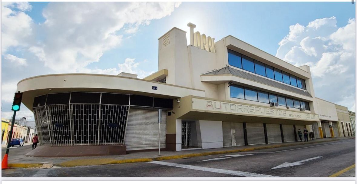 1 de 9: FACHADA PRINCIPAL