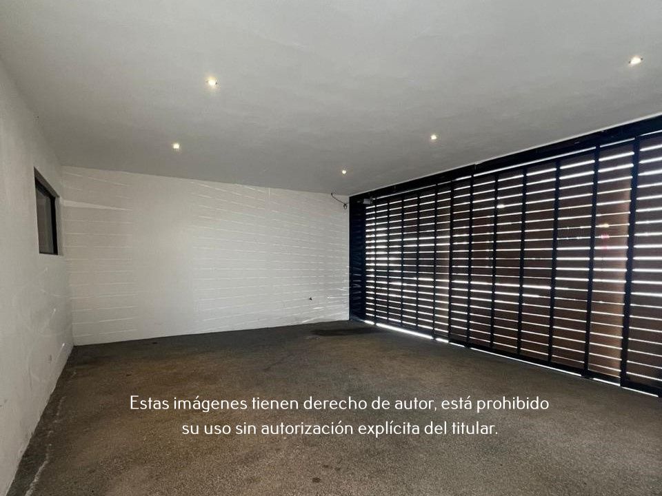 4 of 19: Casa en Venta en Amorada Residencial con Alberca
