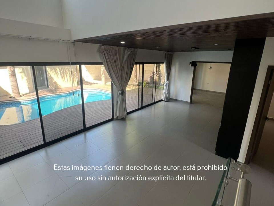 5 de 25: Casa en Venta en Amorada Residencial con Alberca