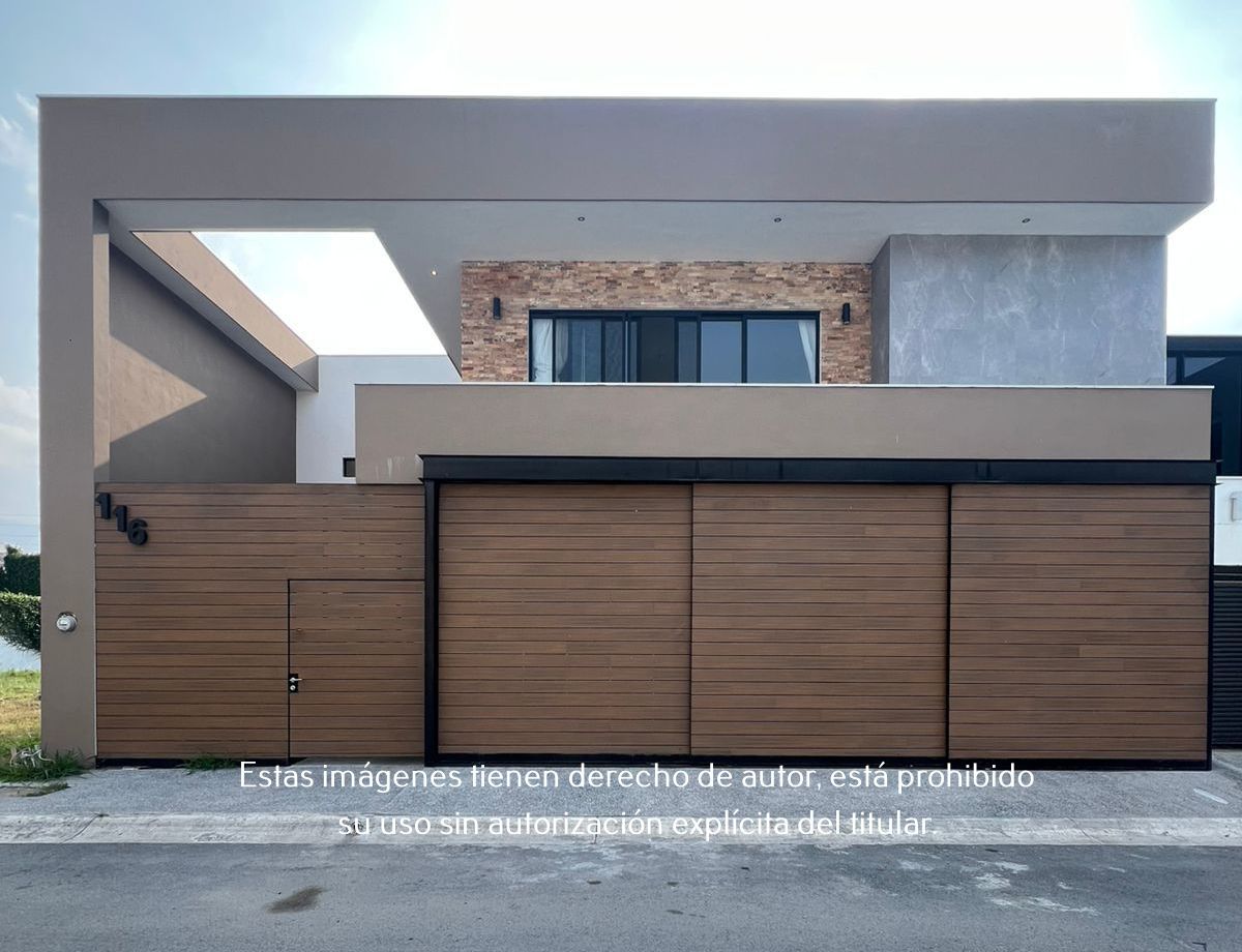 1 of 19: Casa en Venta en Amorada Residencial con Alberca