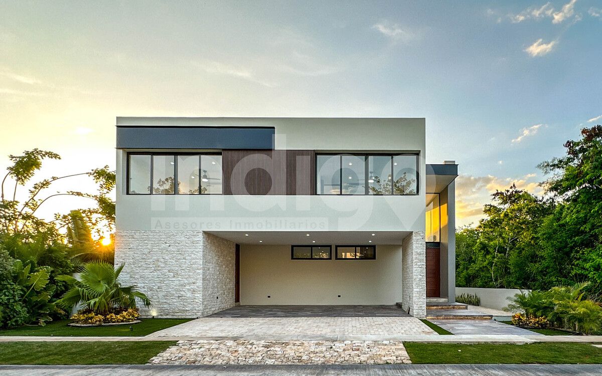 2 de 50: Fachada Frontal