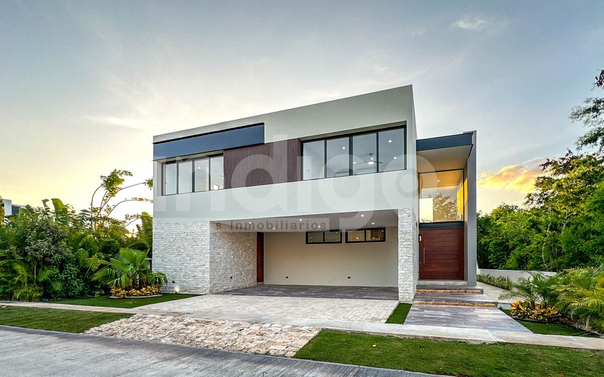 3 de 50: Fachada Frontal