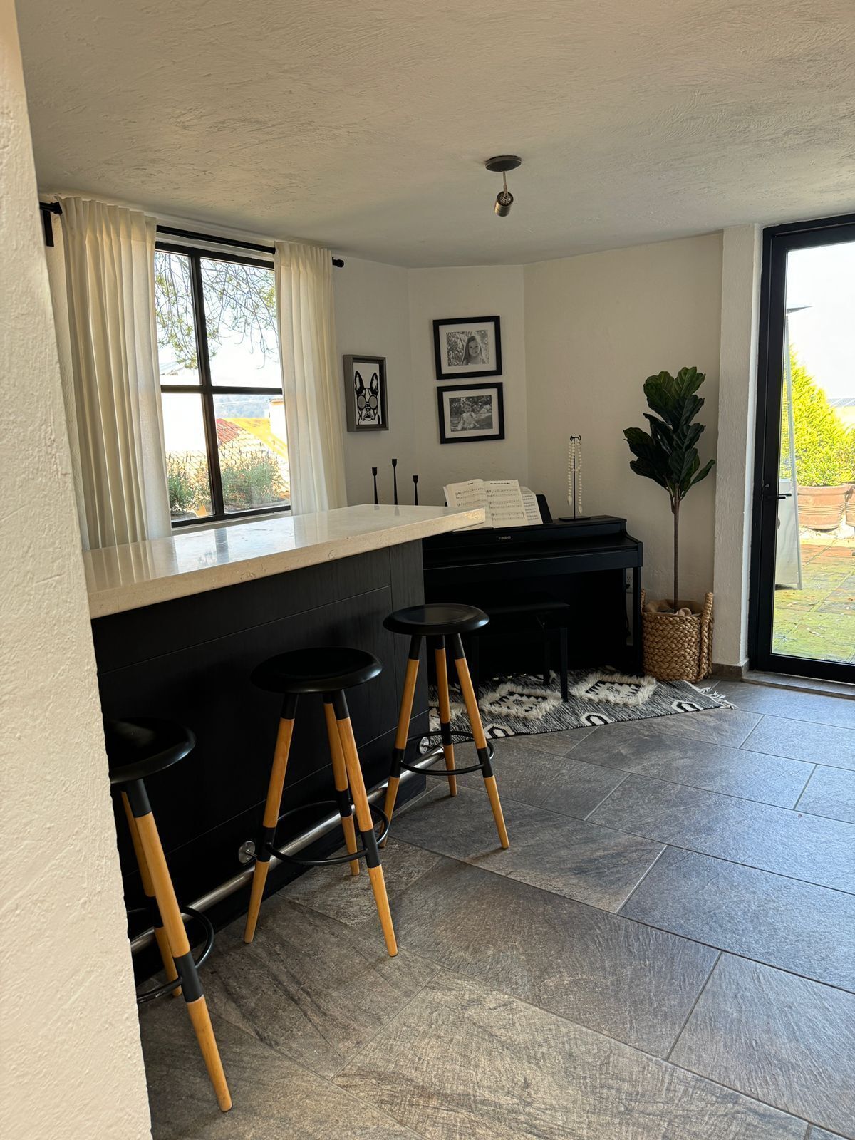4 de 18: Bar