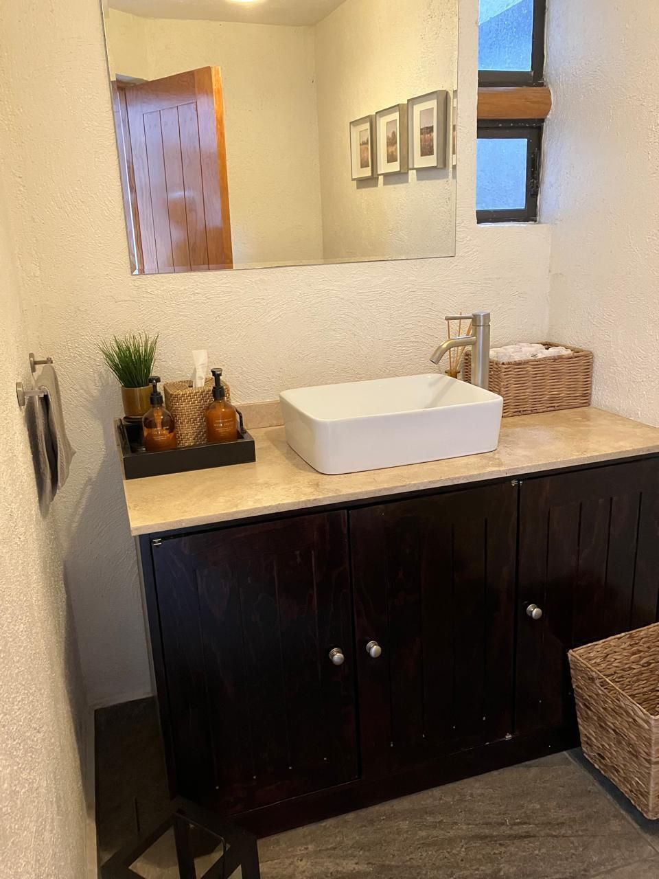9 de 20: Baño de Visitas