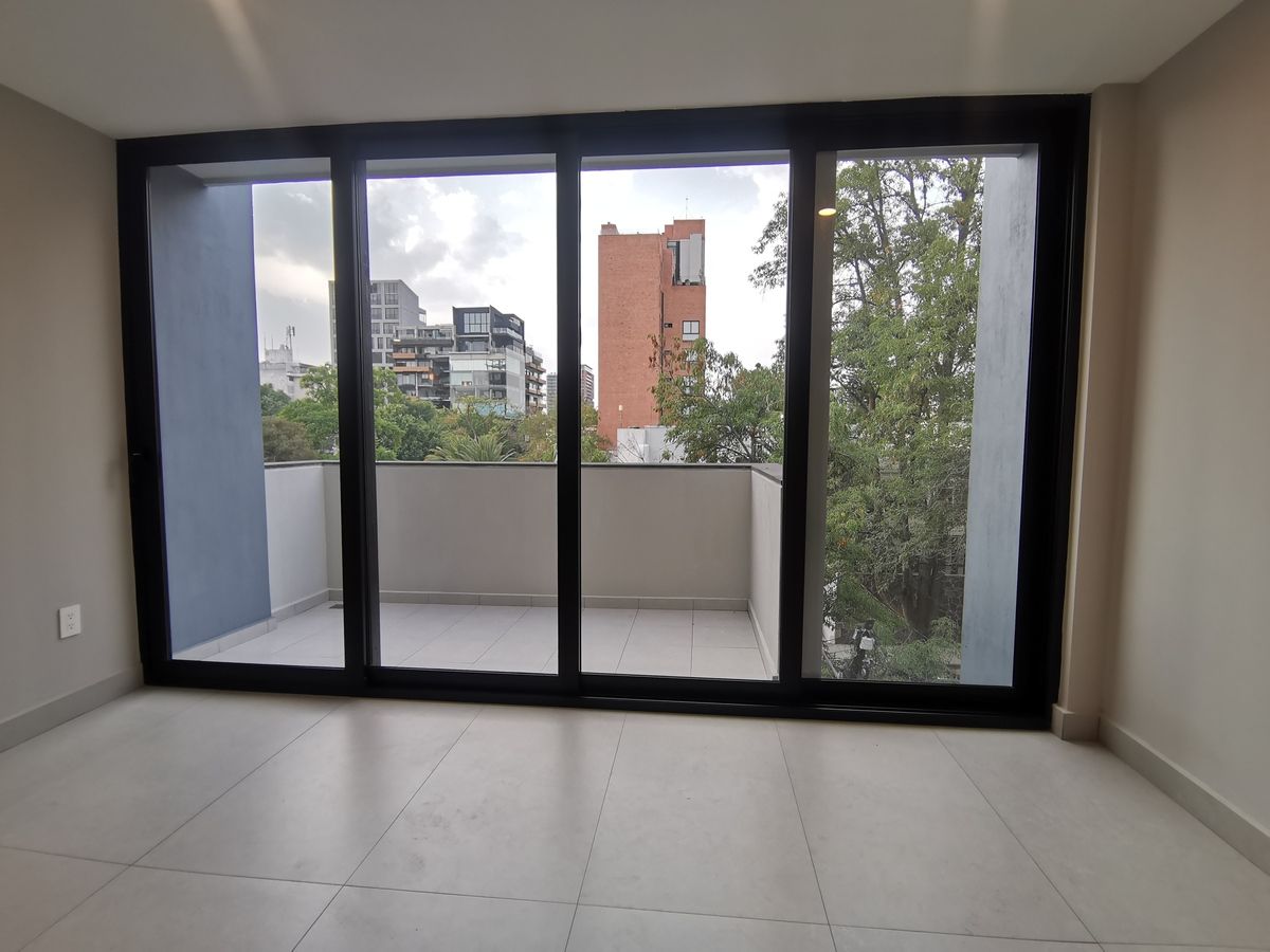5 de 25: Ventanal a balcón